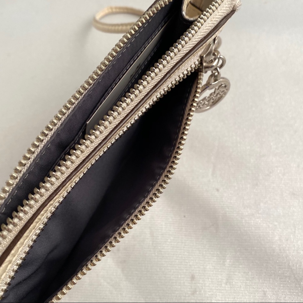Coach Signature C logo cream patent and canvas wristlet - Picture 6 of 7